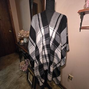 Woolrich Black, White and Gray Plaid Shawl